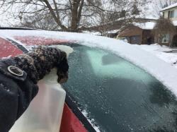 ترفندی برای از بین بردن یخ زدگی روی شیشه ماشین