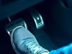 حالت رانندگی با یک پدال چیست و چرا در چین ممنوع شد؟